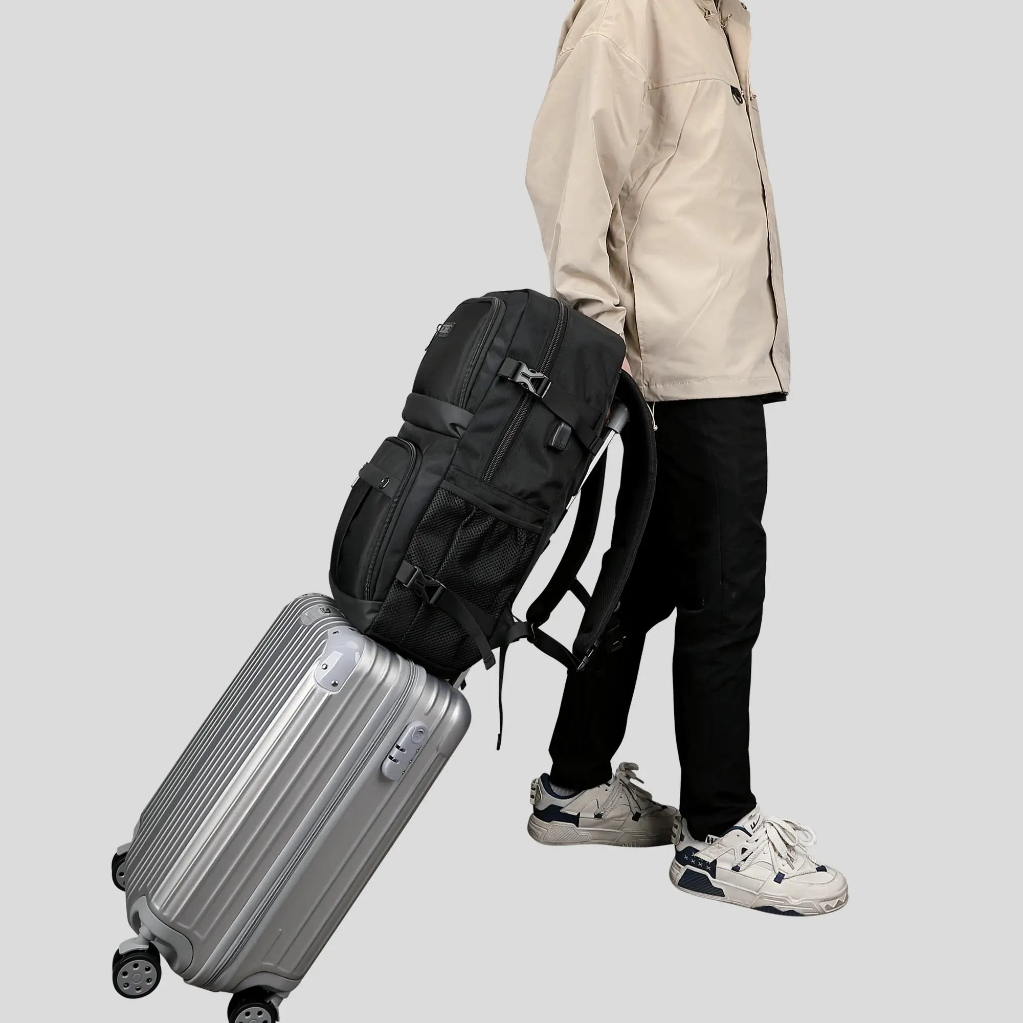 Mochila de viaje de nylon negro para hombres B683